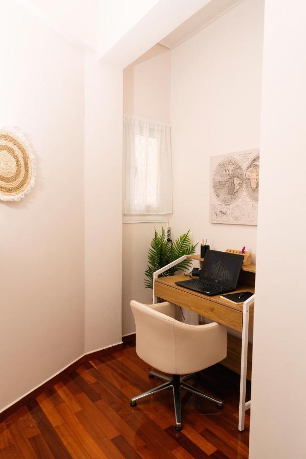 Visum Acropol ,3Br - Private Terrace-Jacuzzi - Amazing View Lejlighed Athen Eksteriør billede