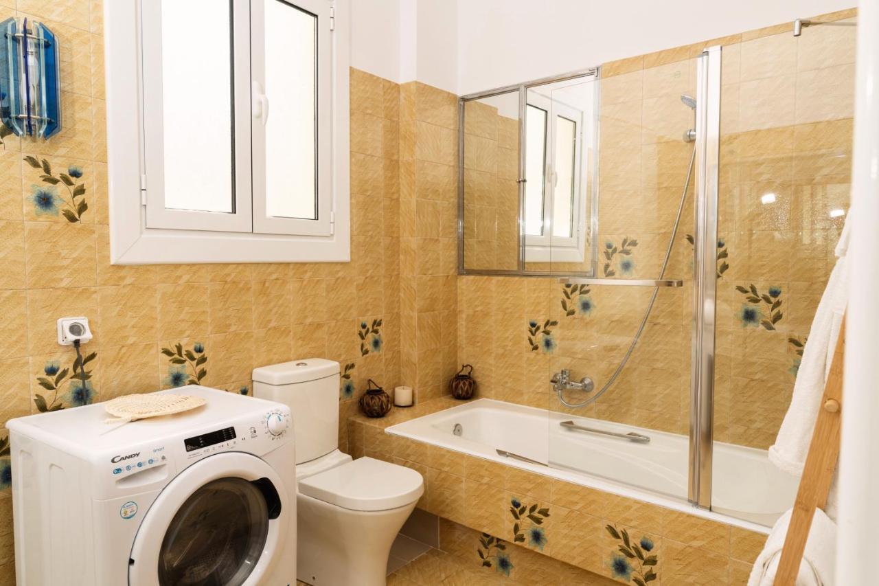 Visum Acropol ,3Br - Private Terrace-Jacuzzi - Amazing View Lejlighed Athen Eksteriør billede